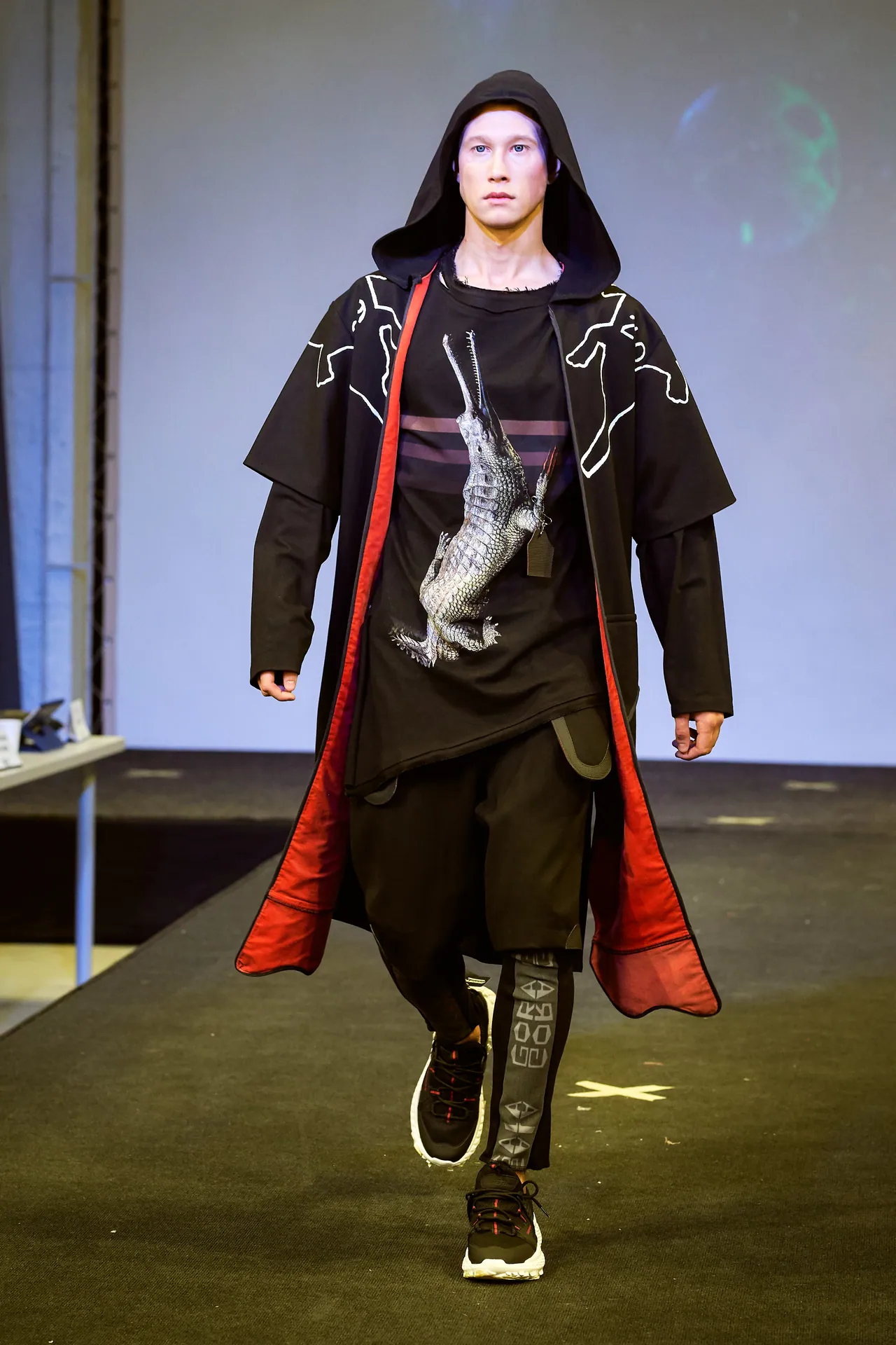 [ON THE VERGE] Runway 1
