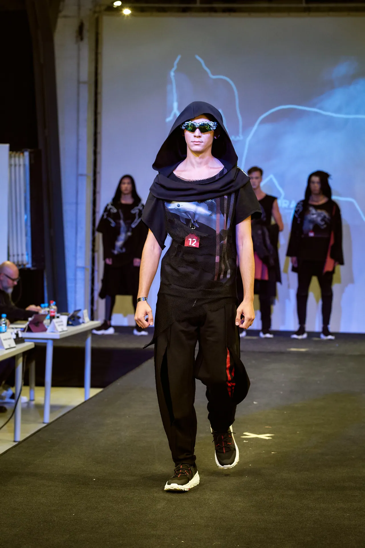 [ON THE VERGE] Runway 5
