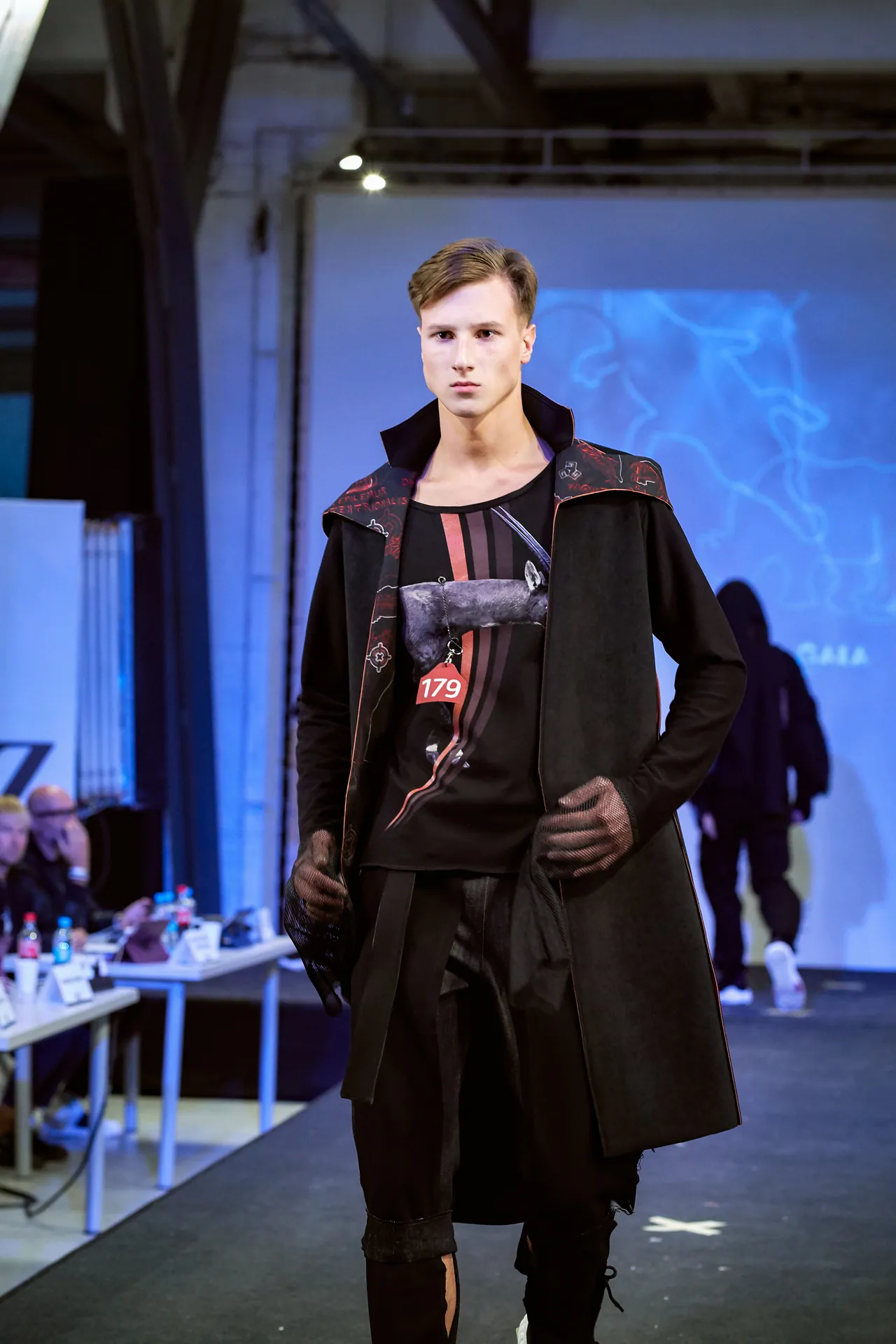 [ON THE VERGE] Runway 6