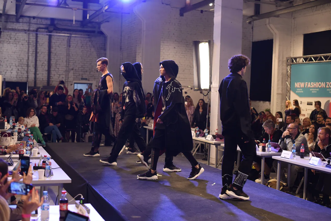 [ON THE VERGE] Runway 7